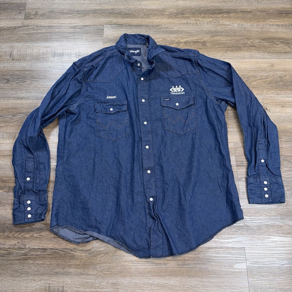 VTG Wrangler Shirt Mens XL Long Sleeve Denim Pearl Snap Cowboy Cut Western Wear